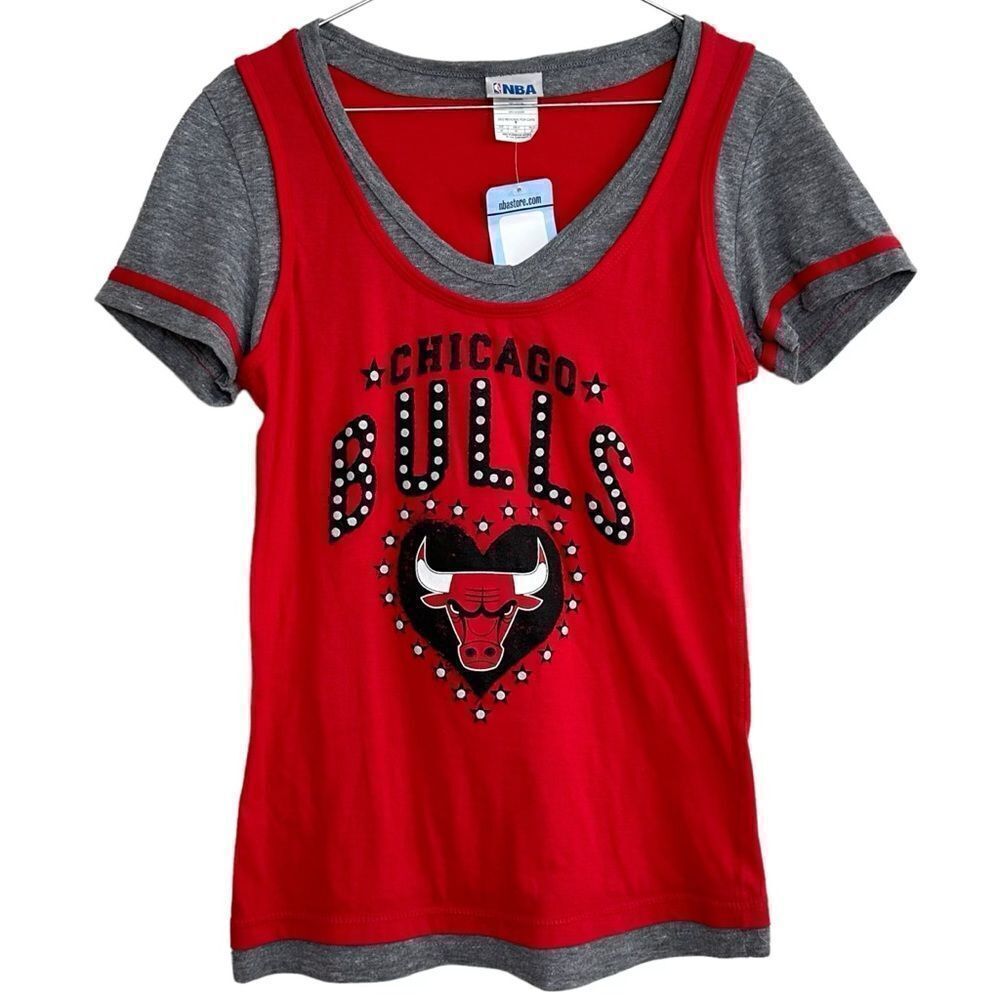NWT Womens‎ Chicago Bulls Graphic Logo ❤️Tee NBA 4 Her Sz Medium